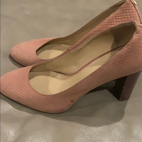 Shoes - Picture 2 of 3